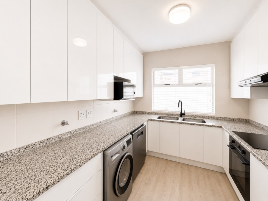 To Let 2 Bedroom Property for Rent in Sea Point Western Cape